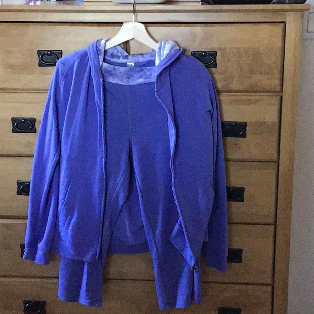 Colorado Clothing 2 piece Capri set.